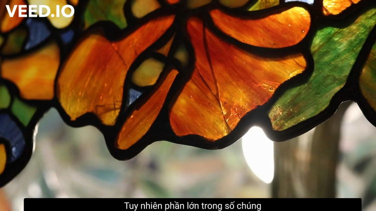 Hiểu về nghệ thuật Tiffany: Những vết nứt trên chao đèn 