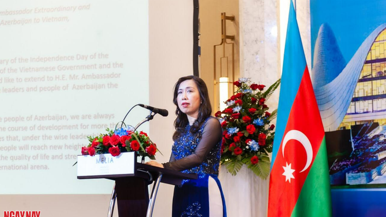 Bà Lê Thị Thu Hằng, Trợ lý Bộ trưởng kiêm Vụ trưởng Vụ Thông tin Báo chí Bộ Ngoại giao. 