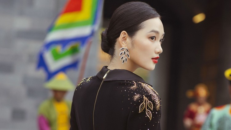 Hương Giang nhận xét Quỳnh Anh - Á Quân The Face sở hữu vẻ đẹp Á Đông, đủ sức cạnh tranh trên trường quốc tế