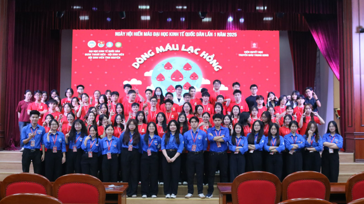 Ngày hội hiến máu Đại học Kinh tế Quốc dân 2025: "Dòng Máu Lạc Hồng" lan tỏa tinh thần nhân ái 