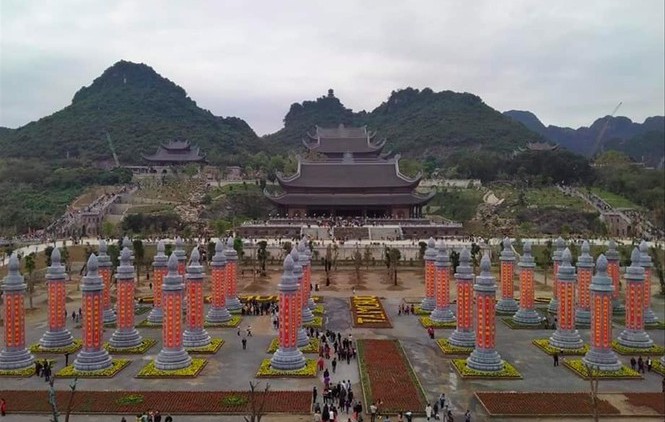 hùa Tam Chúc thưa vắng khách sau quyết định tạm dừng lễ hội để chống dịch corona.