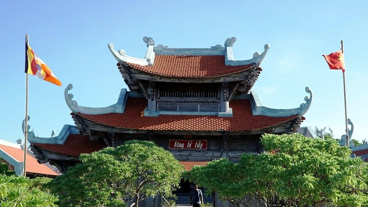 Chùa trên đảo Song Tử Tây