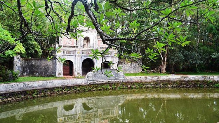 Cổng Tam Quan của chùa Từ Hiếu