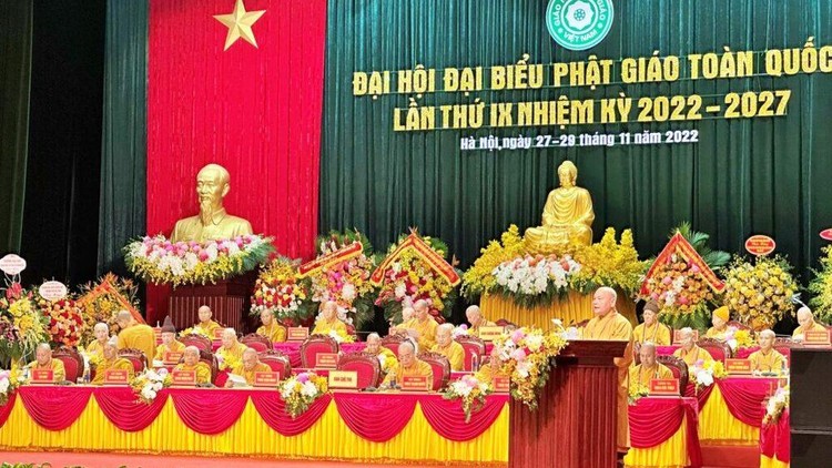 Quang cảnh buổi biểu quyết và cử hành nghi thức tấn phong giáo phẩm tại Đại hội Đại biểu Phật giáo toàn quốc lần thứ IX.