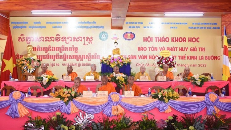 Tọa đàm "Phật giáo Nam tông Khmer tỉnh An Giang đồng hành cùng dân tộc" tại chùa Sà-lôn (tỉnh An Giang).