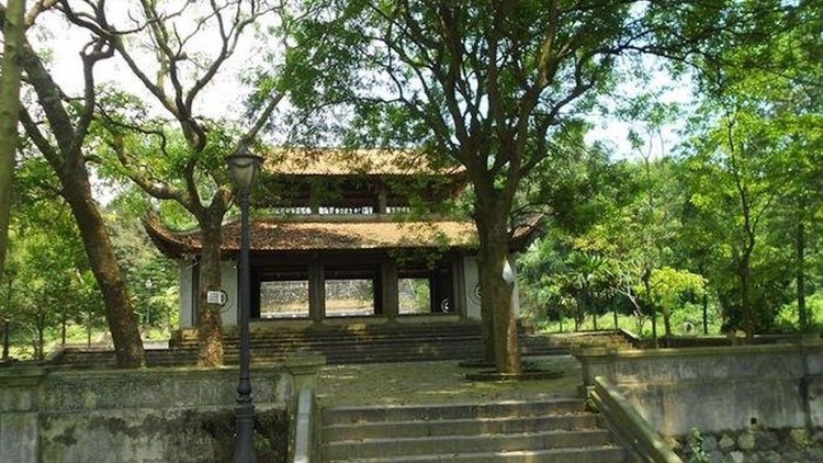 Cổng Tam quan của chùa.