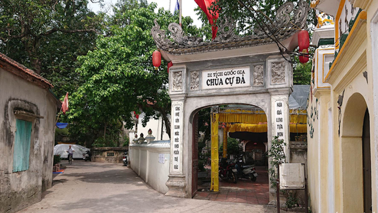 Chùa Cự Đà là ngôi chùa cổ nằm tại xã Cự Khê (huyện Thanh Oai, Hà Nội); được Nhà Nước xếp hạng Di tích quốc gia vào năm 2000.