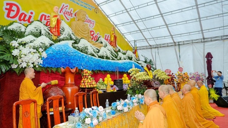 Đại lễ Vu lan - Báo hiếu Phật lịch 2567 tại thiền viện Sùng Phúc (phường Cự Khối, quận Long Biên, Hà Nội).