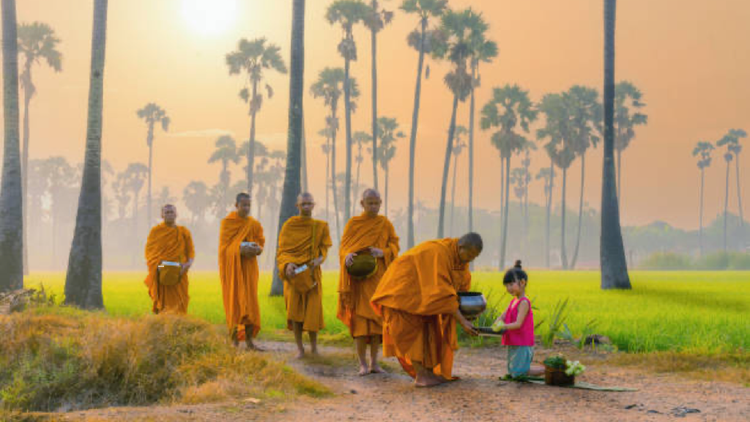 Cho và nhận đều trong sạch thì phước đức mới được đủ đầy