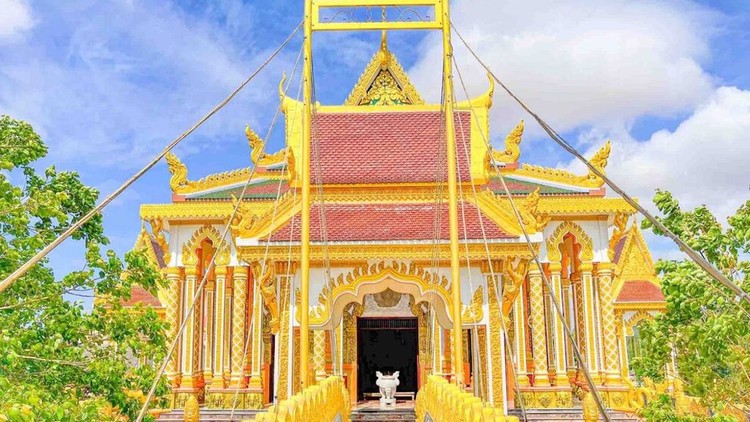 Về Sóc Trăng, thăm ngôi chùa Tà Mơn rực rỡ sắc vàng