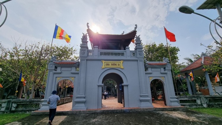 Lễ chùa đầu năm ở Trường Sa