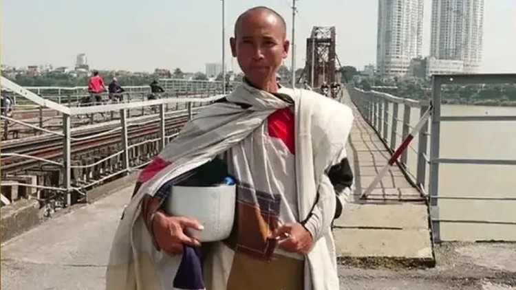 "Sư Thích Minh Tuệ" tên thật là Lê Anh Tú (43 tuổi, trú tại huyện Kỳ Anh, tỉnh Hà Tĩnh). 