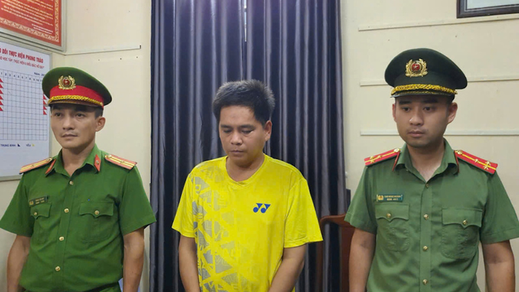 Đối tượng Lê Trung Thành khi bị bắt giữ.