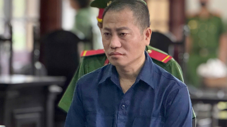 Bị cáo Nguyễn Minh Phúc tại tòa hôm 6/8.