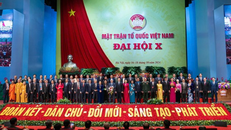 Ông Đỗ Văn Chiến, Ủy viên Bộ Chính trị, Bí thư Trung ương Đảng, Bí thư Đảng đoàn, Chủ tịch Ủy ban Trung ương MTTQ Việt Nam phát biểu nhận nhiệm vụ.