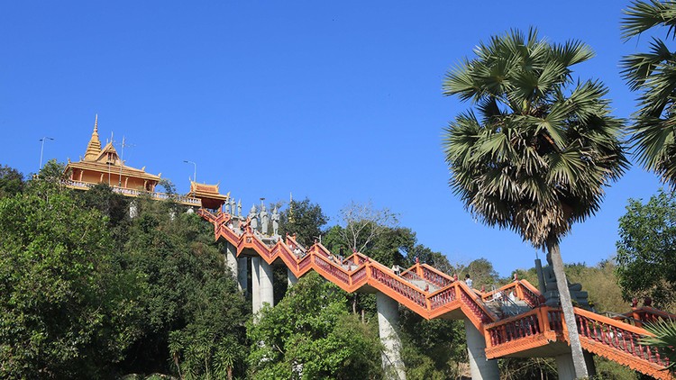 Chùa Phnom Ta Pa mang vẻ đẹp lộng lẫy.