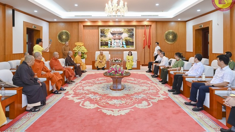 Thượng tọa Thích Thanh Phong dẫn đầu đoàn Ban Trị sự tỉnh thăm lãnh đạo Tỉnh ủy Bà Rịa-Vũng Tàu