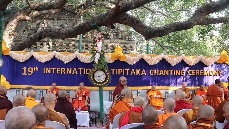 Hơn 10.000 người quy tụ vì hòa bình và từ bi tại Ấn Độ