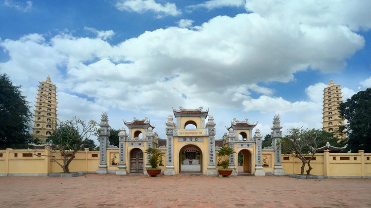 Kiến trúc độc đáo của ngôi chùa làm bằng gỗ lim ở Hà Tĩnh