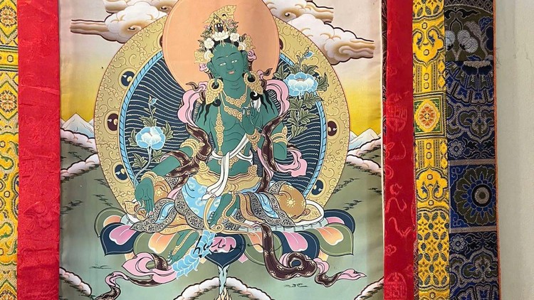 Phát hiện bức tranh Đức Tara Xanh có chữ ký của Đức Đạt Lai Lạt ma 14 tại Sài Gòn