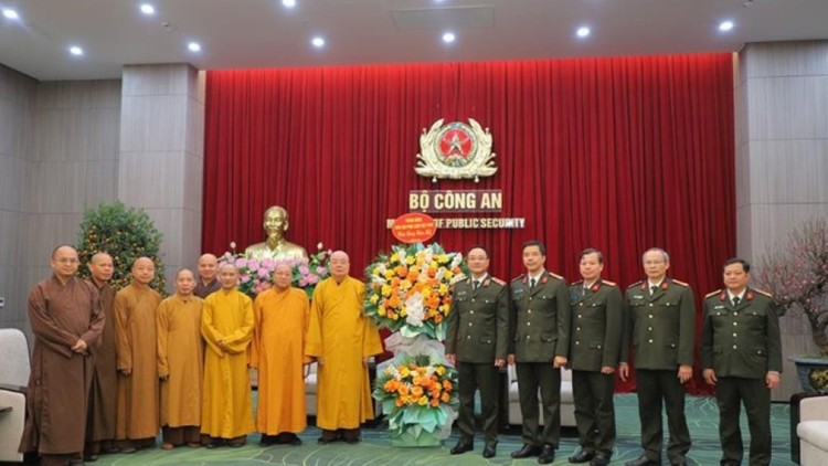 Hà Nội: Lãnh đạo Trung ương Giáo hội thăm, chúc Tết xuân Ất Tỵ tại Bộ Công an