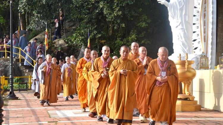 Đầu năm đến chùa có tượng Phật nhập Niết bàn lớn nhất Đông Nam Á