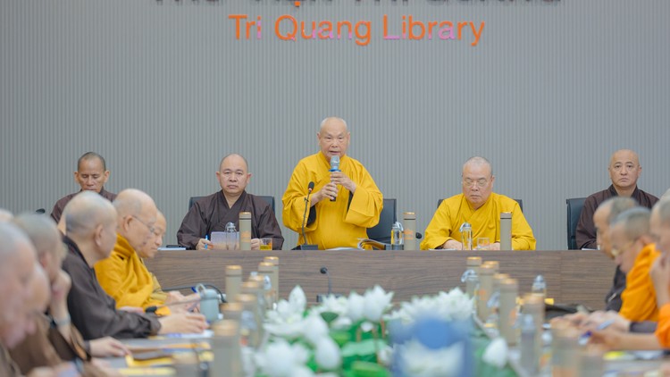 Ban Nội dung và Ban Đại biểu Quốc tế Vesak 2025 họp, lắng nghe chỉ đạo của Trưởng lão HT.Thích Thiện Nhơn