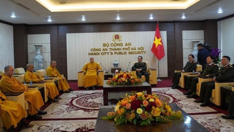 Buổi gặp thân mặt tại Trụ sở Công an TP.Hà Nội.