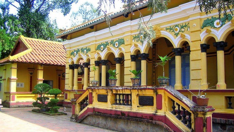 Ngôi chùa cổ đẹp nao lòng bên bờ sông Hậu