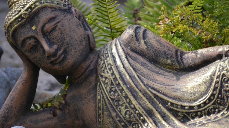 Tùy thời nghe pháp có năm công đức