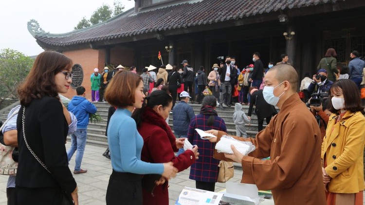 Giáo hội Phật giáo yêu cầu tăng ni cấm túc tại chùa, cơ sở tự viện