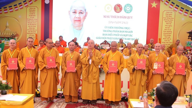 Lễ công bố và trao Quyết định nhân sự Ban Điều phối và hợp tác Giáo hội Phật giáo Việt Nam tại Lào nhiệm kỳ 2026 - 2031. 
