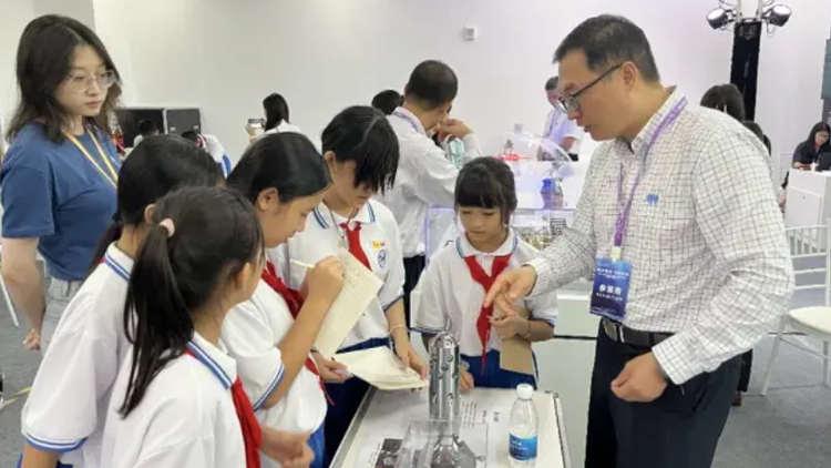 Khám phá bí ẩn đại dương thông qua diễn đàn và triển lãm công nghệ, khảo cổ học. Ảnh: Sở Khoa học và Công nghệ tỉnh Hải Nam