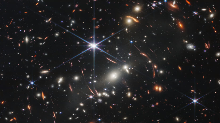 Carbon được tìm thấy trong thiên hà sơ khai. Ảnh: ESA/PA