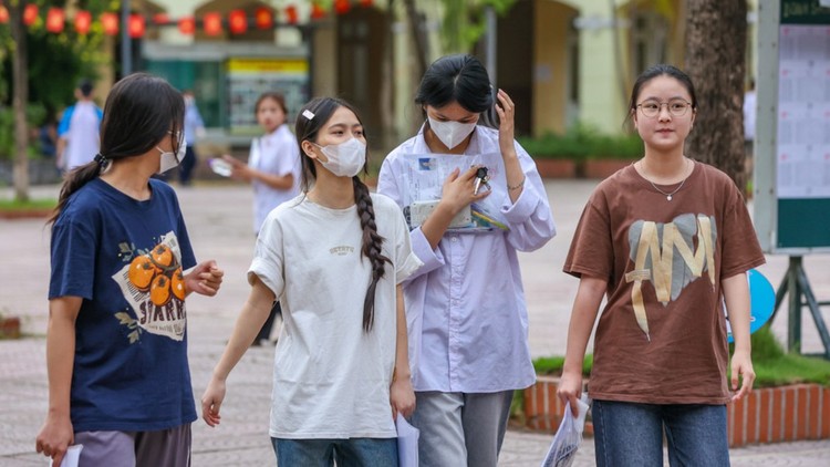 Sáng 27/6, thí sinh chương trình giáo dục 2018 bước vào buổi thi cuối cùng Kỳ thi Tốt nghiệp THPT 