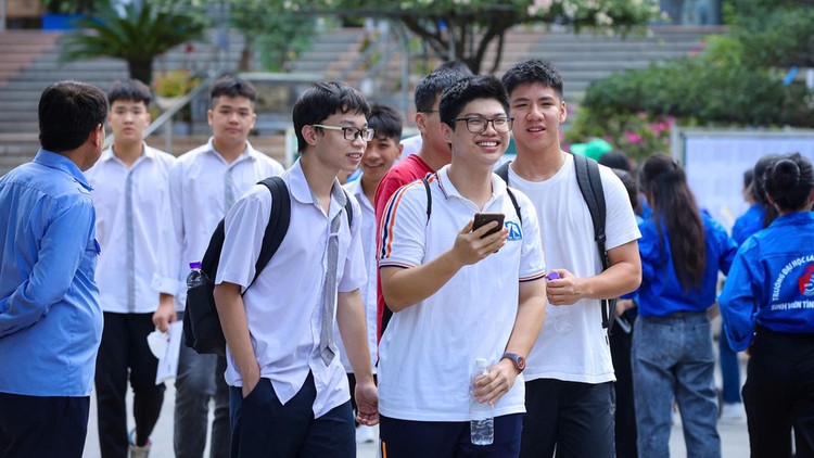 Bộ Giáo dục và Đào tạo công bố đáp án chính thức các môn thi tốt nghiệp THPT 2025