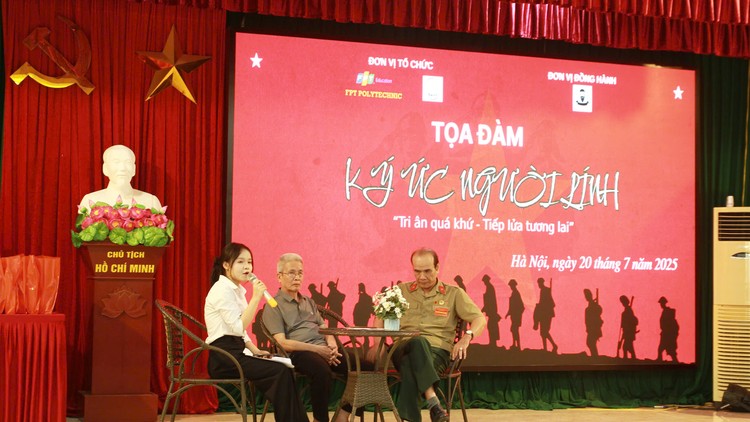 Tọa đàm "Ký ức người lính: Cầu nối giữa quá khứ và hiện tại".