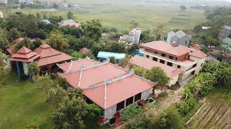 Biệt phủ, trang trại được cựu tu sĩ Thích Thanh Toàn xây dựng trong khuôn viên chùa Nga Hoàng 