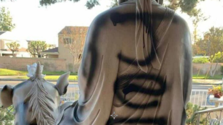 Hành động phá hoại sáu ngôi chùa gần Los Angeles bị điều tra là tội ác thù hận