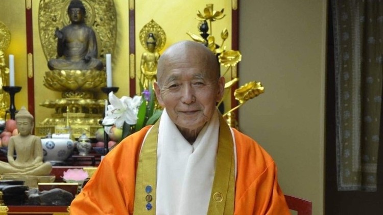 Hòa thượng Yoshimizu Daichi sinh ngày 04/7/1941, nguyên Hội trưởng Hội Phật giáo Tịnh độ tông (Nhật Bản), nguyên trụ trì Chùa Nhật Tân Cốc (Chùa Nisshinkutsu, Tokyo), Tịnh An tự (Joanji, Saitamaken). Ảnh: Thượng Hạnh/BGN