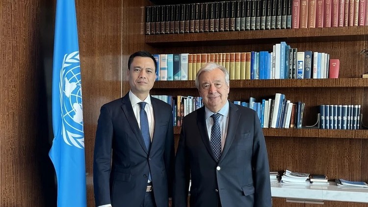 Đại sứ Đặng Hoàng Giang và Tổng Thư ký Liên Hợp quốc António Guterres 