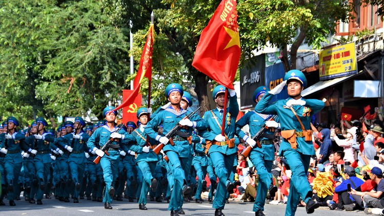 Hành trình ghi dấu ngày 30/4 tại TP. Hồ Chí Minh qua ống kính nhiếp ảnh gia quốc tế Raj Mayukh Dam