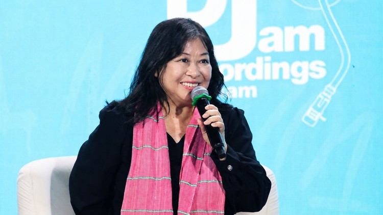 Chuyên gia Nguyễn Phi Vân cho rằng AI không xóa sổ người lao động mà đang thay thế các tác vụ, đồng thời tạo ra nhiều nghề nghiệp mới.