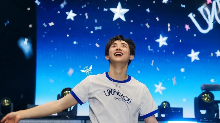 "Hãy luôn là niềm tự hào của chính mình CONGB nhé": Món quà khiến CONGB xúc động tại fanmeeting Hà Nội