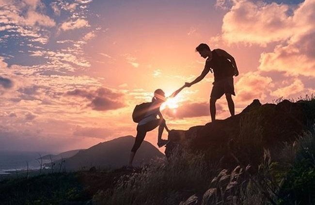 Giúp người khác mà người ta không tôn trọng thì có nên giúp đỡ họ nữa không?