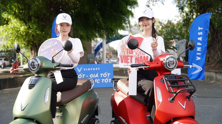 Phụ huynh tiết lộ lý do chọn VinFast Evo Lite Neo: Chạy đường xấu vẫn thấy êm, không ngán đường ngập nước