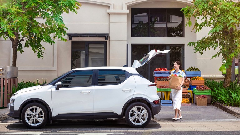 Chạy nhiều vẫn nhẹ chi phí: VinFast VF 5 khẳng định vị thế “xe của năm”