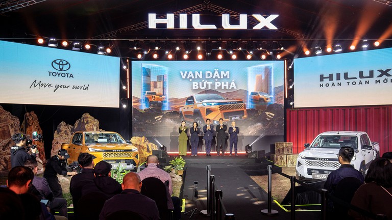 Toyota Việt Nam ra mắt Hilux hoàn toàn mới 2026