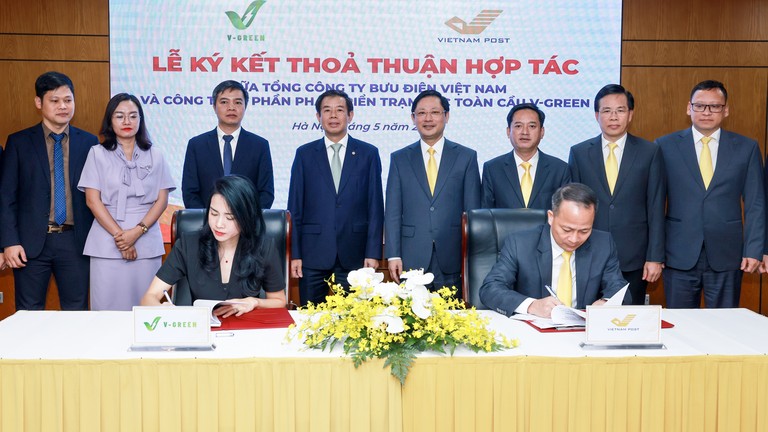 V-Green hợp tác Vietnam Post triển khai hơn 16.000 tủ đổi pin và 2.000 trụ sạc xe điện trên toàn quốc