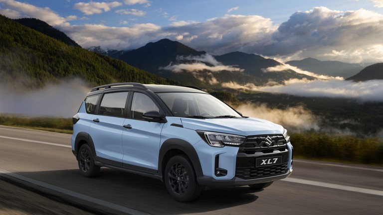 Suzuki XL7 mới chính thức ra mắt: diện mạo mạnh mẽ hơn, 7 lựa chọn màu sắc, giá từ 569.9 triệu đồng